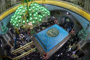 عکس با کیفیت : پوش ضریح مطهر رضوی به مناسبت ولادت امام حسین علیه السلام