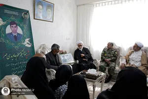 دیدار تولیت آستان قدس رضوی با خانواده شهید مسلم جاویدی مهر و جانباز حسن شکفته در قوچان