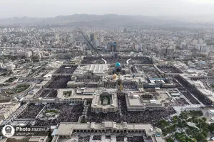 قرائت دعای پرفیض عرفه در حرم مطهر رضوی