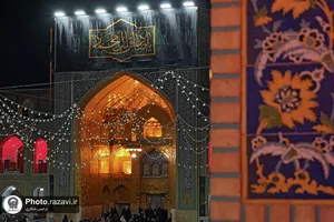 حال و هوای حرم مطهر رضوی در شب شهادت امام صادق علیه&zwnj;السلام
