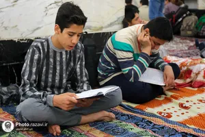 اعتکاف 1000 دهه هشتادی در حرم مطهر رضوی