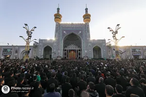 آیین چهارپایه خوانی روز شهادت امام رضا علیه&zwnj;السلام در حرم مطهر رضوی
