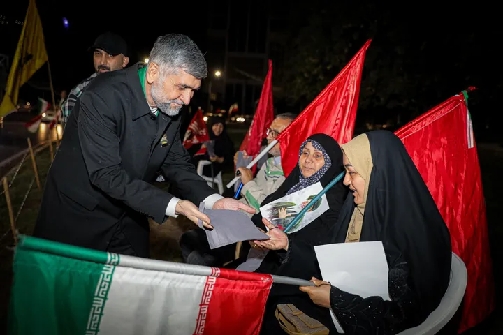 بسته‌بندی و توزیع بسته‌های فرهنگی در اجتماعات مردمی سطح شهر مشهد