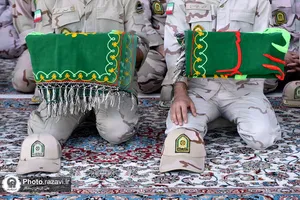 اهدا پرچم متبرک حرم امام حسین(علیه&zwnj;السلام) به حرم مطهر رضوی