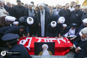 تشییع پیکر حجت&zwnj;الاسلام والمسلمین علی اکبر الهی خراسانی در حرم مطهر رضوی