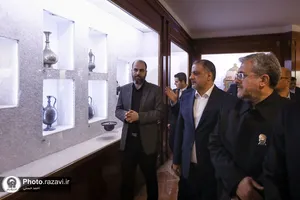 تشرف وزیر ورزش و جوانان عراق به حرم مطهر رضوی