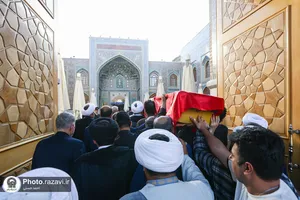 تشییع پیکر حجت&zwnj;الاسلام والمسلمین علی اکبر الهی خراسانی در حرم مطهر رضوی