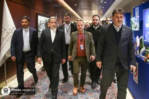 بازدید وزیر امور خارجه از نمایشگاه شرکت&zwnj;های دانش بنیان