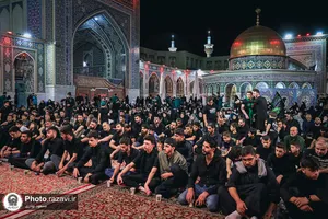 عزاداری سنتی شب یازدهم محرم در &laquo;حسینیه حرم&raquo;