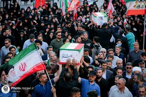 تشییع پیکر 2 شهید حادثه بلوار وکیل&zwnj;آباد مشهد در حرم مطهر رضوی