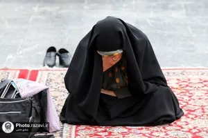 بهت و اندوه زائران حرم مطهر رضوی در لحظه اعلام خبر شهادت رئیس&zwnj;جمهور