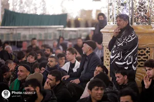 تشرف زائرین پیاده عراقی به حرم مطهر رضوی