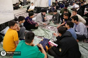 آغاز اعتکاف نوجوانان در حرم مطهر رضوی