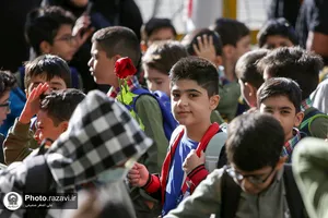حضور دربانان حرم مطهر رضوی در مراسم آغاز سال تحصیلی مدارس بعثت