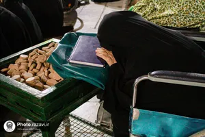 حال و هوای حرم مطهر رضوی در شب میلاد امام رضا علیه&zwnj;السلام -2