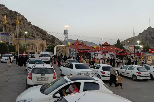تداوم خدمت‌رسانی مجتمع‌های میان‌راهی امام رضا (ع) در مسیر بازگشت سوگواران تشییع رهبر شهید