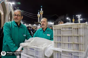 خدمت&zwnj;رسانی به زائران بارگاه منور رضوی در شبهای قدر