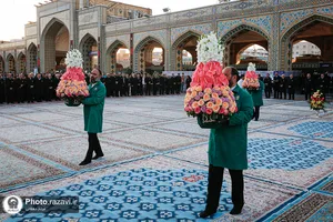 آیین تعویض پرچم حرم امام رضا علیه&zwnj;السلام در آستانه ماه ربیع&zwnj;الاول