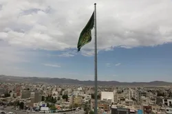 برافراشته شدن بیرق رضوی در استانداری خراسان شمالی همزمان با دهه کرامت/ گزارش تصویری و ویدئویی