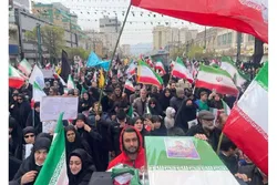 پیکر شهید «مجتبی پارساروش» بر دوش زائران حرم مطهر رضوی تشییع شد