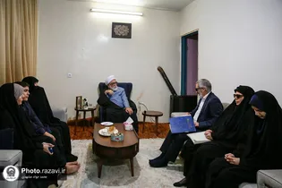 دیدار تولیت آستان قدس رضوی با خانواده روشندل نخبه مشهد