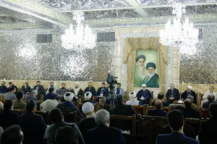 دیدار جمعی از فعالان اجتماعی، فرهنگی، سیاسی و رسانه‌ای مشهد با تولیت آستان قدس رضوی