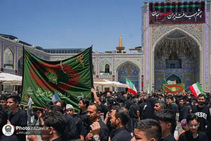 عزاداری روز عاشورای حسینی در حرم مطهر رضوی