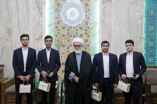 ضیافت علم و معنویت در محضر خورشید