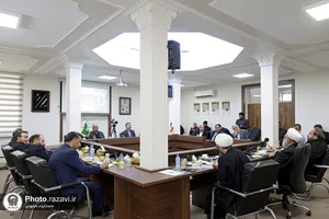 بازدید تولیت آستان قدس رضوی از روند بافت فرش&zwnj;های رواق امیرالمؤمنین علیه&zwnj;السلام
