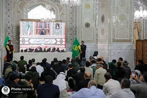 ترجمه همزمان سخنرانی رهبر معظم انقلاب در حرم مطهر رضوی