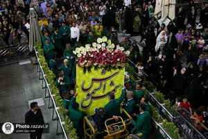 گل&zwnj;آرایی صحن انقلاب حرم مطهر رضوی