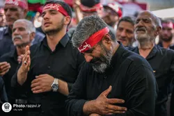 چشم انتظار رهبر شهید؛ روایتی از زائران که برایِ بدرقه‌یِ ابدی آمده‌اند