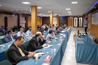 کارگاه آموزشی «فن‌بیان و مهارت‌های ارتباطی»