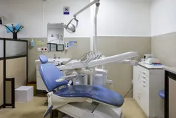 اهدای یک یونیت دندانپزشکی به دارالشفای امام (ع) | خدمتی بی‌نام برای بیماران کم‌برخوردار
