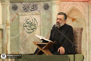 مناجات خوانی سحر&zwnj;گاهی حاج محمود کریمی در حرم مطهر رضوی