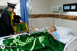 حضور خدام حرم مطهر رضوی در بیمارستان امید