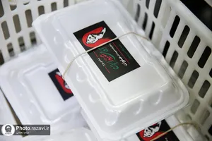 توزیع ۸ هزار پرس غذای متبرک به یاد رهبر شهید انقلاب