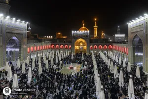 حال و هوای حرم مطهر رضوی در شب شهادت امام رضا علیه&zwnj;السلام