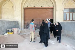 بازدید کارکنان آستان قدس رضوی از شرکت فرش و آرایه&zwnj;های رضوی