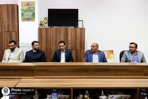 اهدا نشان طیب به مهمانسرای غدیر