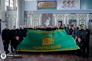 بدرقه خادمان کفشدار حرم مطهر رضوی برای خدمت رسانی به زائران اربعین حسینی