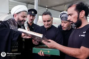 توزیع بسته&zwnj;های متبرک رضوی به موکب&zwnj;داران اربعین حسینی