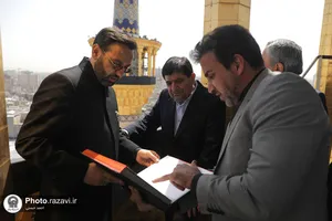 تصاویری از شهید مالک رحمتی در حرم مطهر رضوی