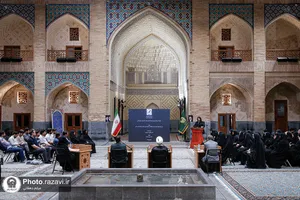 جلسه دفاع از پایان&zwnj;نامه در حرم مطهر رضوی