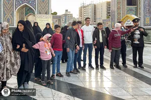 تشرف جمعی از نابینایان به حرم مطهر رضوی