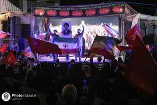 اجرای تئاتر خیابانی در میدان جانباز با روایت حماسه و وداع با رهبر شهید انقلاب