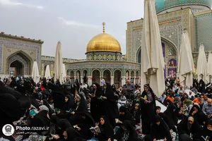قرائت دعای پرفیض عرفه در حرم مطهر رضوی