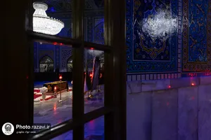 حضور مردم عزادار بر مزار مطهر رهبر شهید انقلاب اسلامی-4
