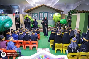 هیئت کبوترانه در رواق کودک