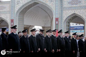 آیین تعویض پرچم حرم امام رضا علیه&zwnj;السلام در آستانه ماه ربیع&zwnj;الاول